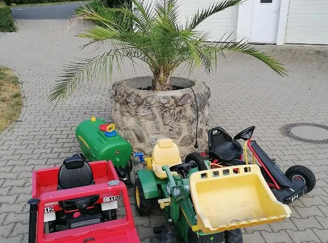 캠프장 Weides Campinghuetten, Stellplaetze Fuer Camper, Wohnmobil, Eigenes Zelt *