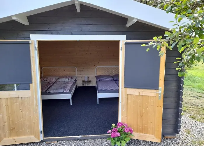 캠프장 Weides Campinghuetten, Stellplaetze Fuer Camper, Wohnmobil, Eigenes Zelt